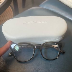 Perfect Warby Parker glasses with case. No damage.